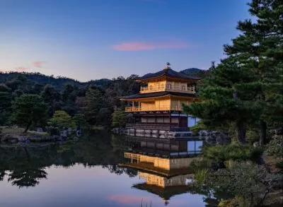 kyoto-tempel-bergen-water