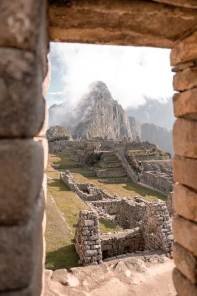 Peru Machu Picchu Door Een Vierkant Raam
