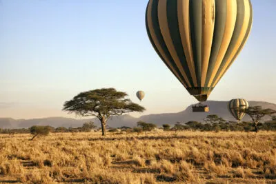 Luchtballon boven savanne Tanzania