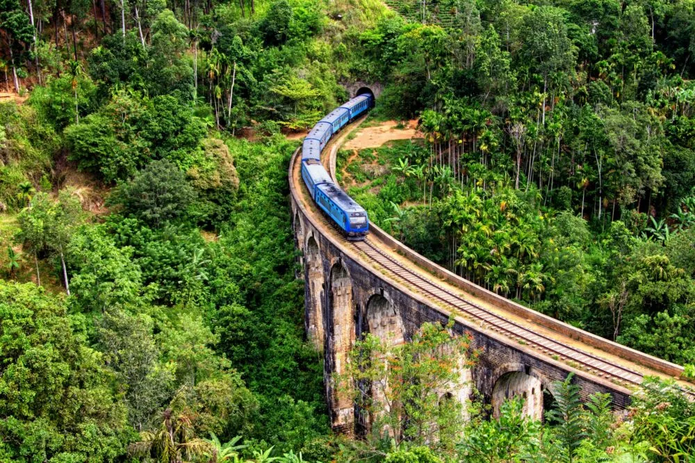 Sri Lanka ella trein groen jungle spoor brug