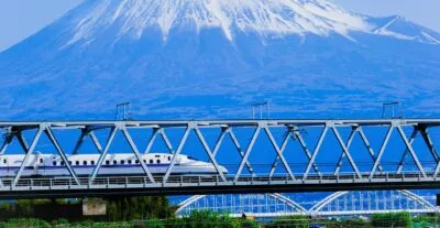 Shinkansen langs Fuji, Japan
