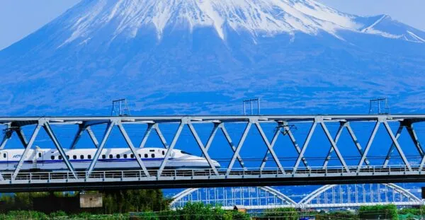 Shinkansen langs Fuji, Japan