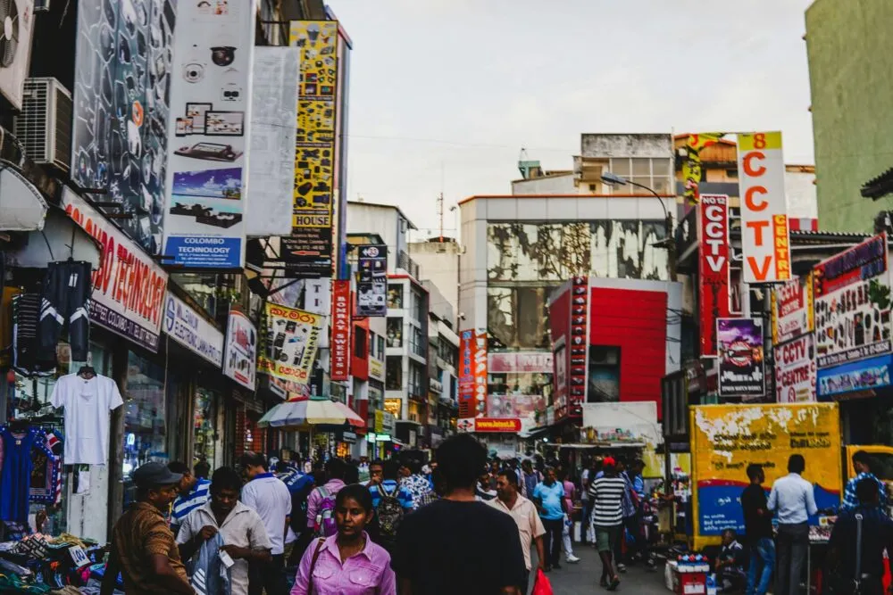 Straatbeeld van Colombo in Sri Lanka