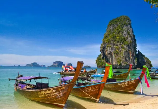 Thailand Krabi Boten Rotsen Blauwe Lucht