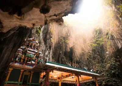 Grot met tempel in Batu Caves in Maleisië.