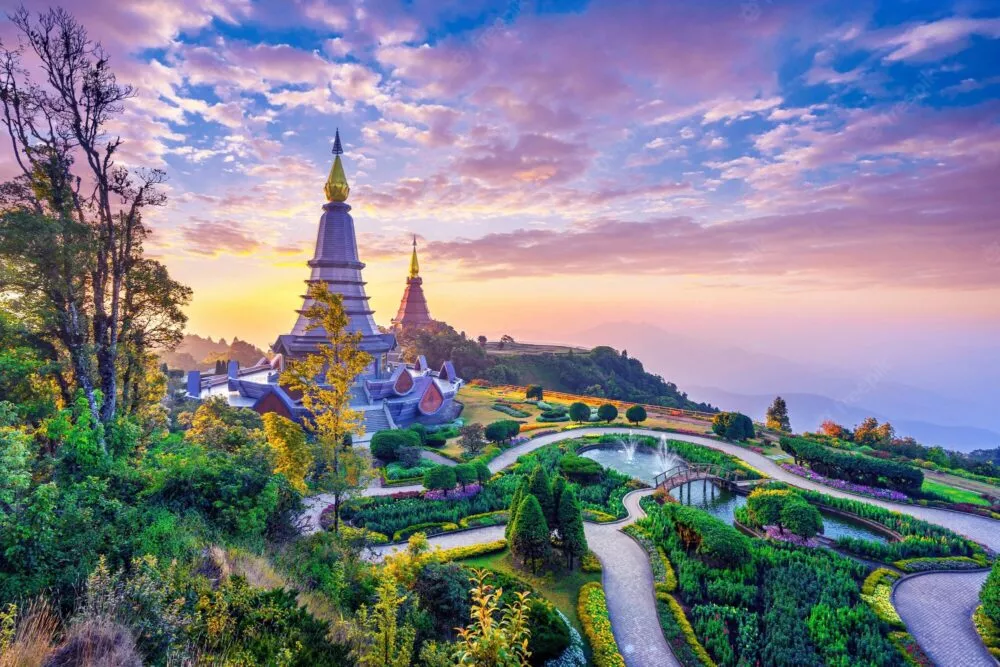 Berg Doi Inthanon met tempel in Chiang Mai.