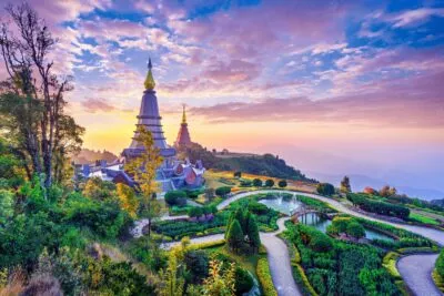 Berg Doi Inthanon met tempel in Chiang Mai.