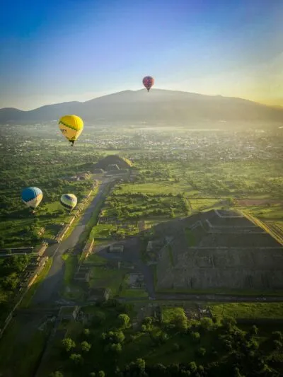 Teotihuacan vanuit een luchtballon