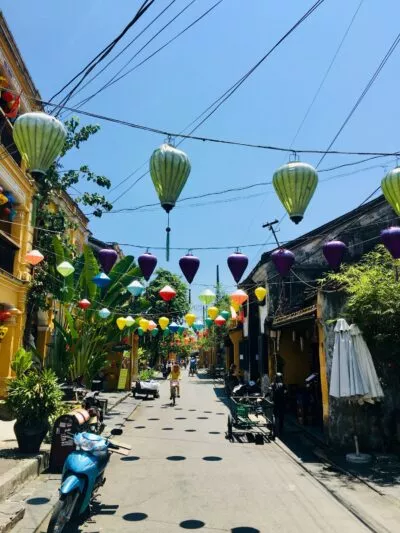fietsend door hoi an in vietnam