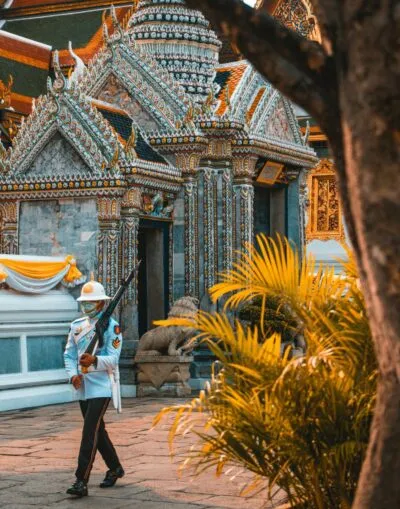 grand palace, bewaker