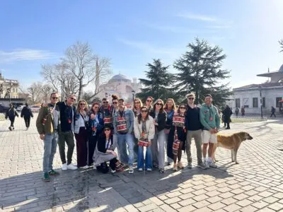 Groepsfoto Cave Rave Turkije