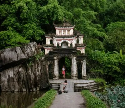 bich dong pagode