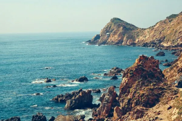 Kustlijn bij Quy Nhon in Vietnam.