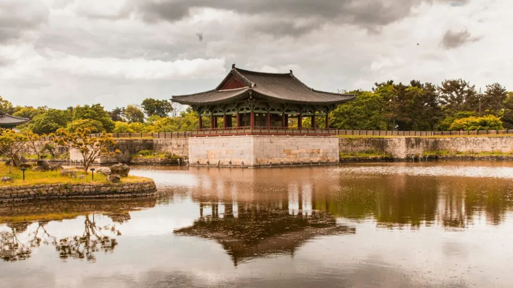 Tempel bij het water in Zuid-Korea.