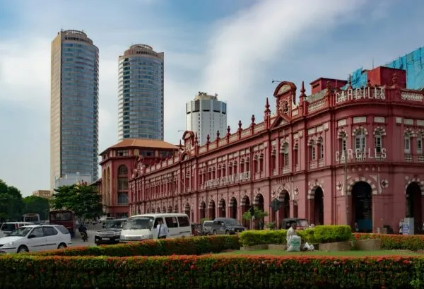 Sri Lanka Colombo Roze Gebouw Met Wolkenkrabbers