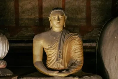 Sri Lanka Dambulla Tempel Boeddha Goud