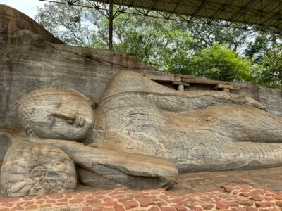 Sri Lanka Polonnaruwa Boeddha Liggend Groot