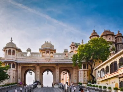 Udaipur City Palace Boom Lichten Staand Op De Grond Gebouw